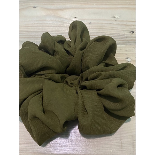 scruncie jumbo cepol ikat rambut cepol ikat rambut jumbo-Army