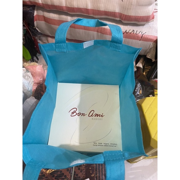 HARGA LUSIN ISI 12 BIJI- TAS HAJATAN KOTAK POLOS SIZE 22x22x30