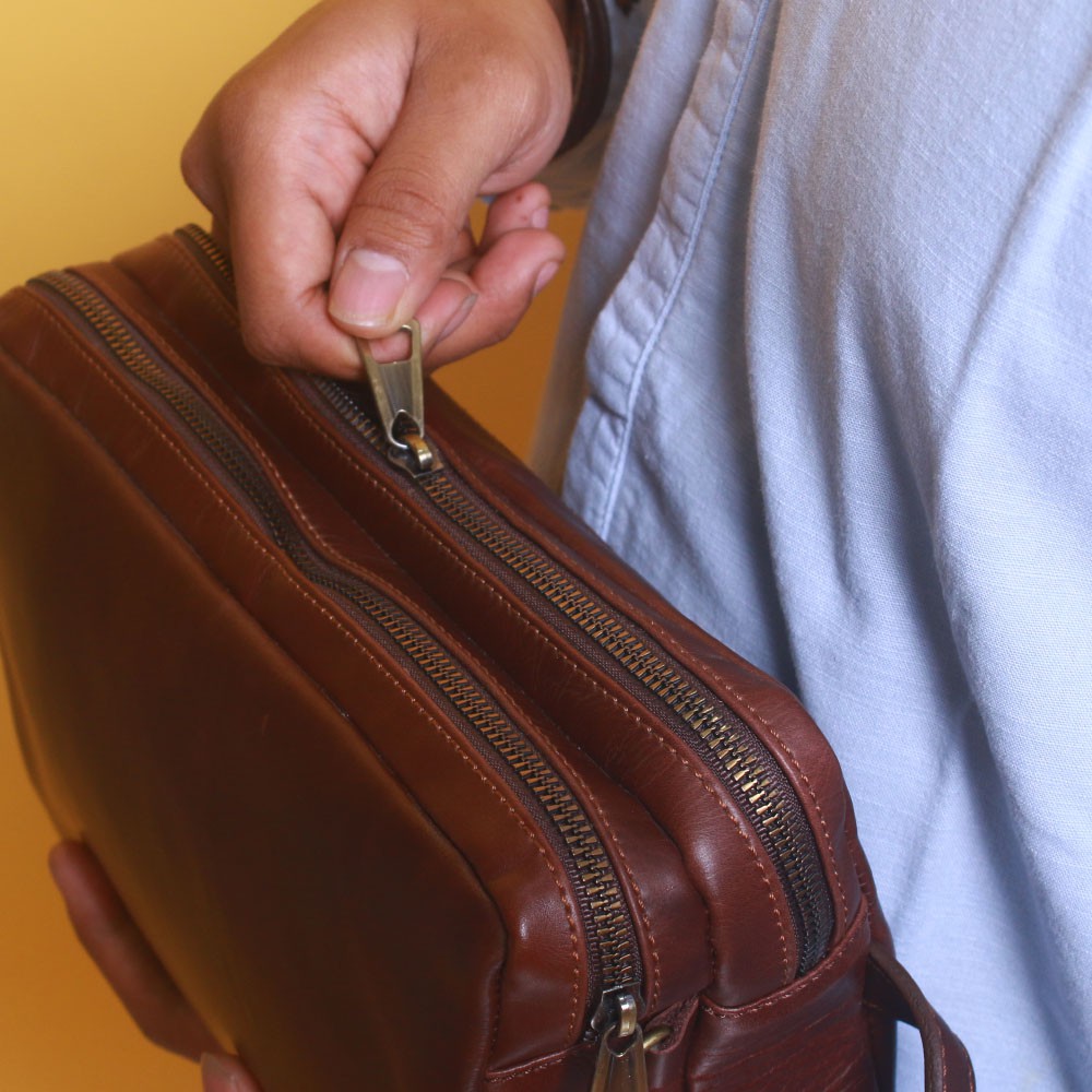 TAS POUCH KULIT ASLI MULTIFUNGSI PUNYA 3 FITUR PEMAKAIAN BERBEDA BAHAN KULIT SAPI ASLI 100% POUCH