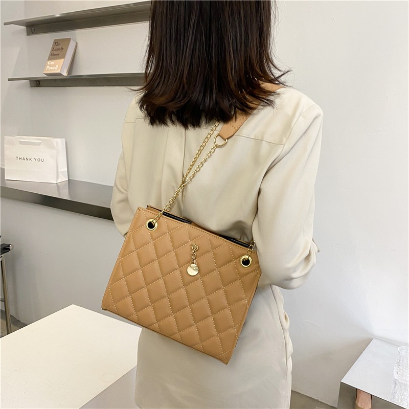 Slingbag Wanita Casual Elegan Korean Style Import / Selempang Wanita Elegan Polos Musim Panas/Tas