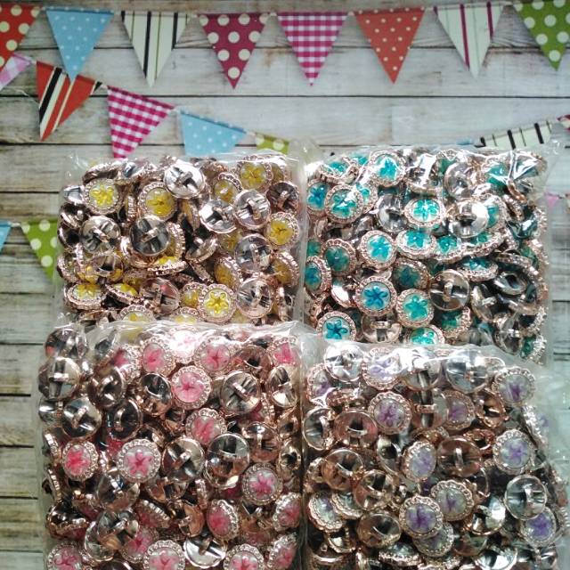 Kancing hias baju cantik 18 mm per lusin