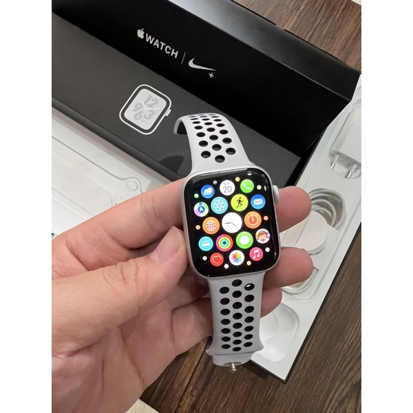 Apple Watch Series 4,44 Nike iBox