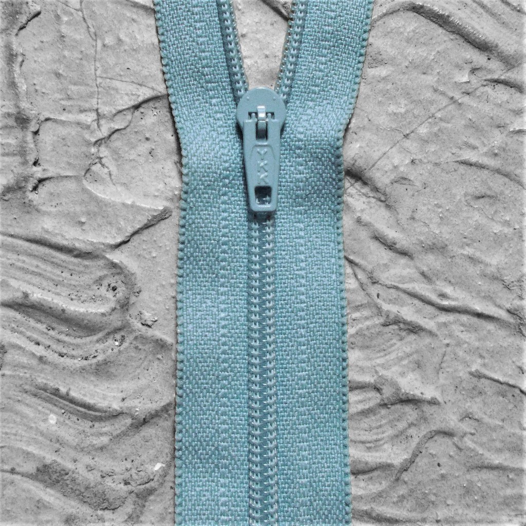 Resleting YKK 30 cm Biru Muda