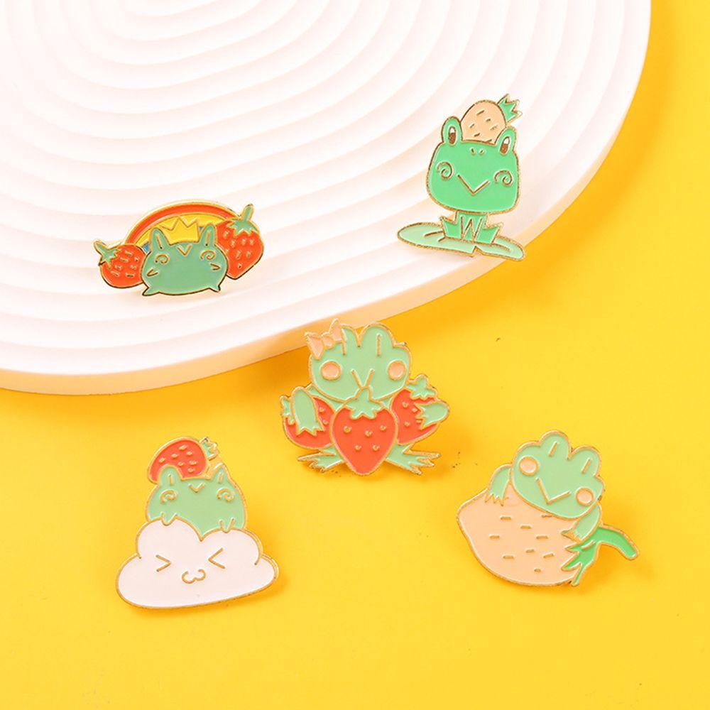 Preva Bros Pin Enamel Desain Katak Makan Stroberi Bahan Metal