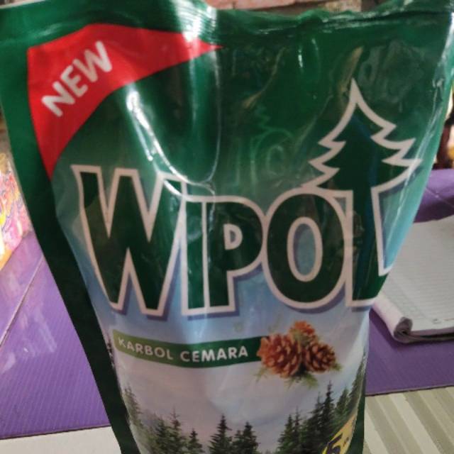 WIPOL KARBOL CEMARA 750Ml.