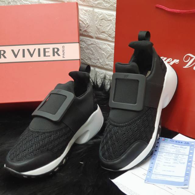 Sepatu Roger vivier
