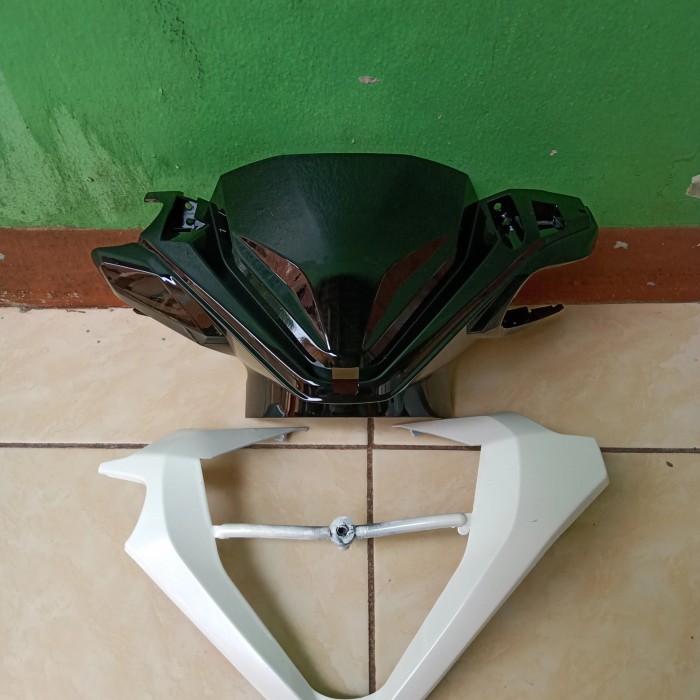 Batok depan Vario New 125/150 putih
