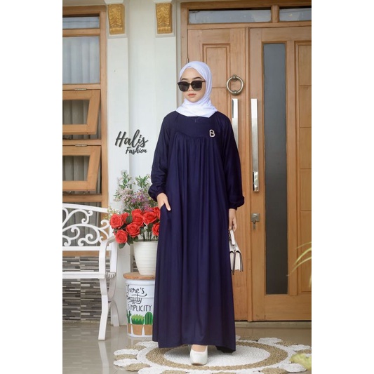 Dress by Halis Fashion