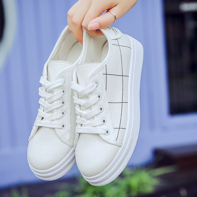 Sepatu Sneakers Wanita Motif Garis GF