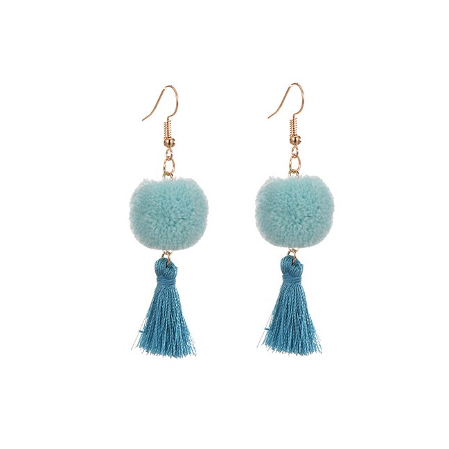 LRC Anting gantung Fuzzy Ball&amp;tassel Decorated Simple Earrings