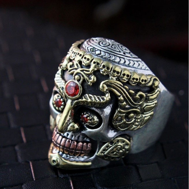 SEUSUK  Cincin Stainless Steel Motif Kepala Tengkorak Warna Gold untuk Pria