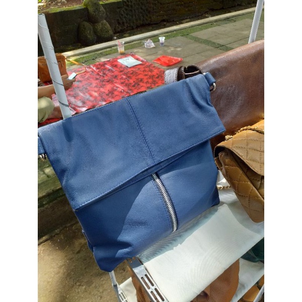 tas kulit asli warna biru