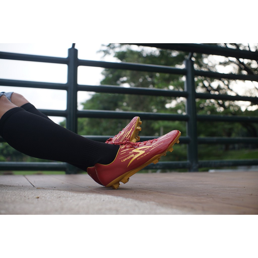 Sepatu Bola Specs Accelerator Light Speed Reborn FG - Maroon Red  Original