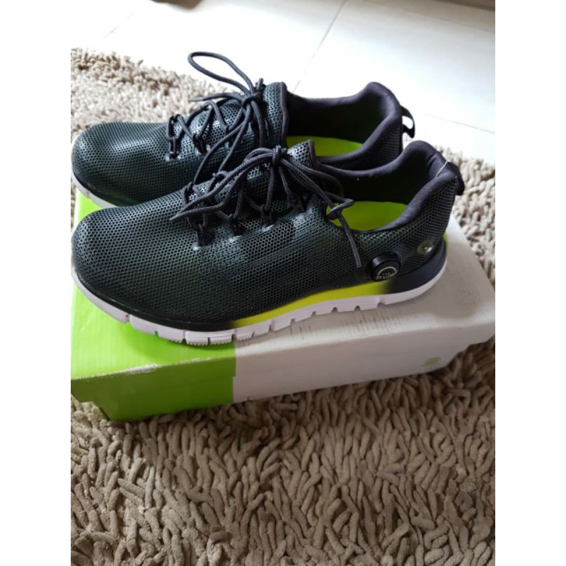 preloved Sepatu Reebok Pump