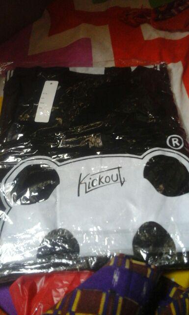 Baju Couple Kickout - Pakaian Berpasangan Premium Kaos Murah