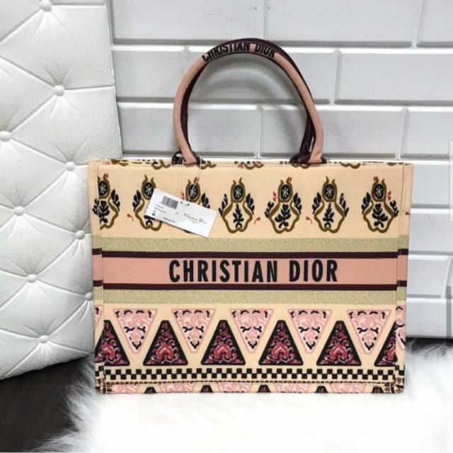 Tas branded christian dior