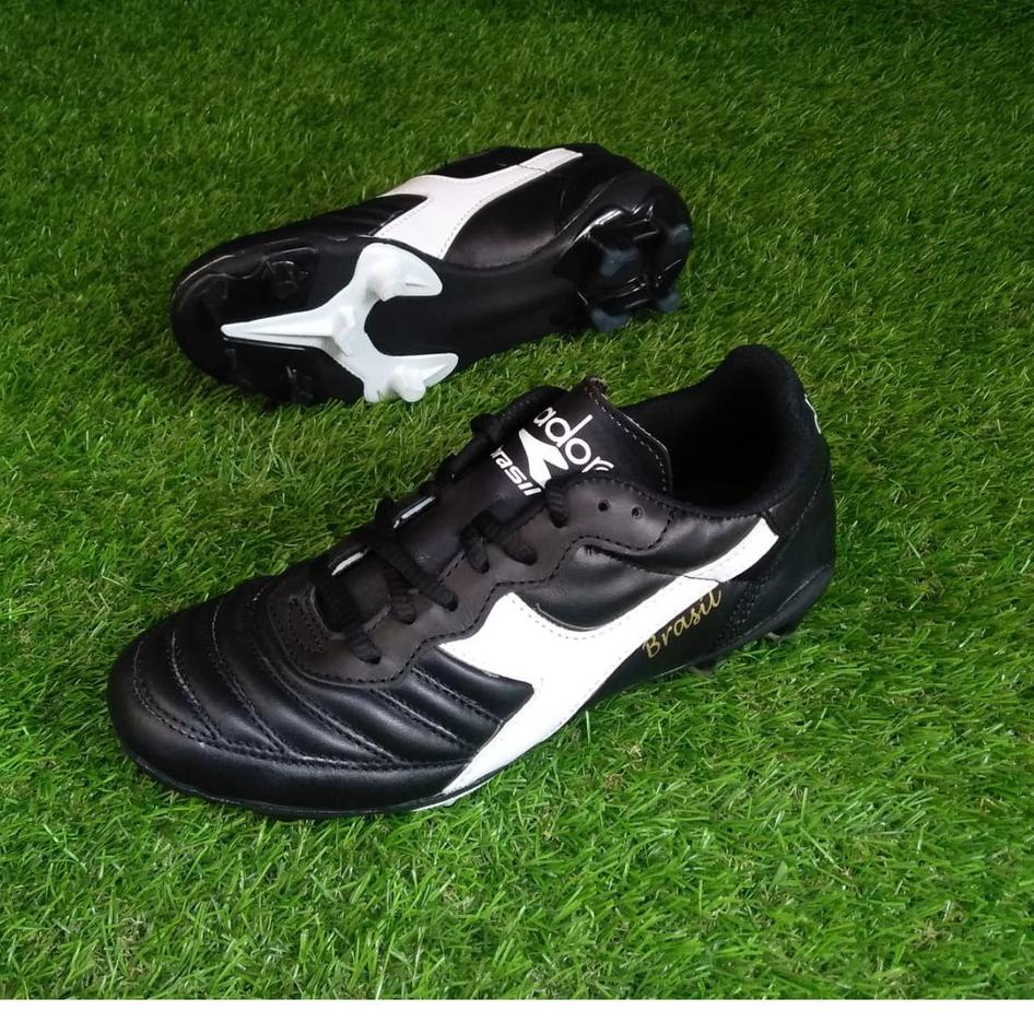 Recomended.. Sepatu bola KULIT diadora
