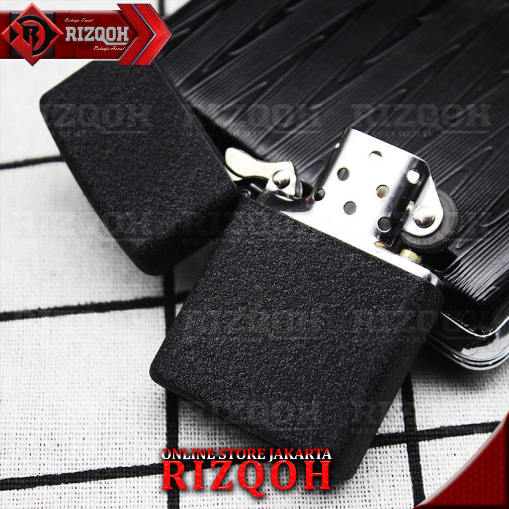 KOREK API ZlPPO MINYAK FULL BLACK