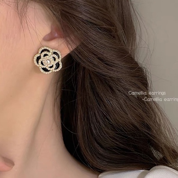 Anting Stud Desain Bunga Hati Aksen Mutiara Gaya Vintage Perancis Untuk Wanita