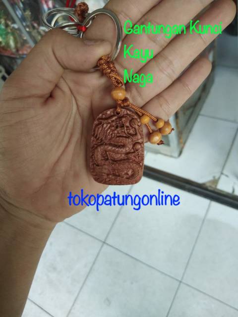 Gantungan Kunci Kayu Kwan Im Seribu Tangan