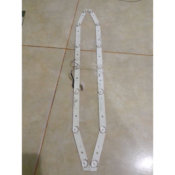 BL-LAMPU BACKLIGHT TV LED PANASONIC TH 32D306G 2BATANG 7KANCING 3V