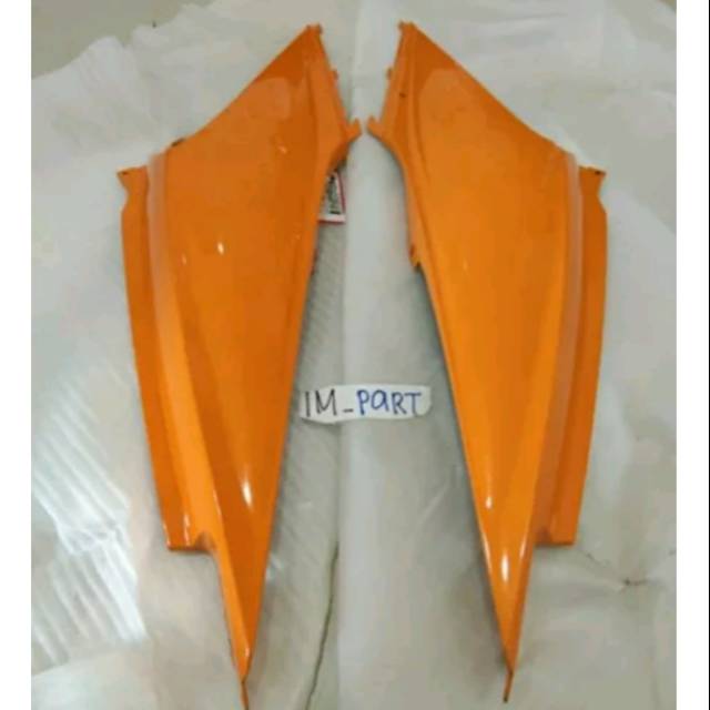Cover body tebeng sayap belakang Honda beat karbu lama Oren kanan kiri original