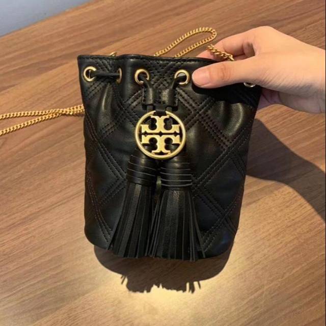 Tory Burch Chelsea Quilted Drawstring Bag leather tas selempang slingbag original asli hitam black