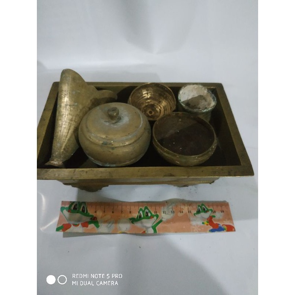 tempat sirih/ kinangan kuningan jadul asli model slorok