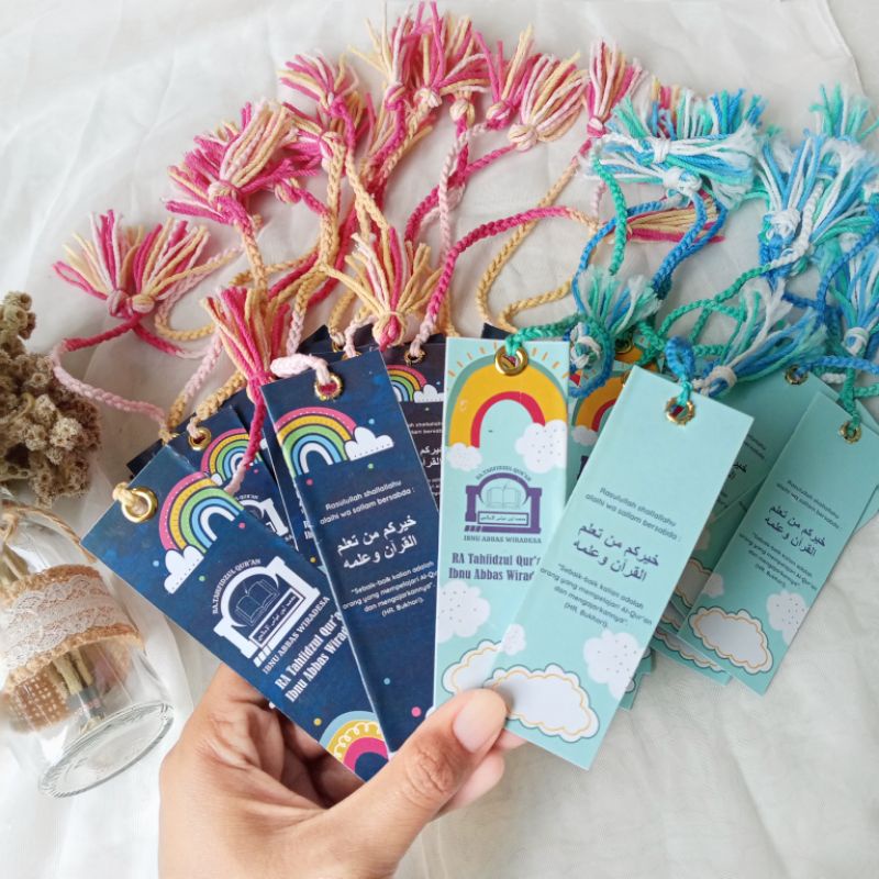 

Souvenir Bookmark Pembatas Buku Custom Rajut Crochet Vintage Aesthetic