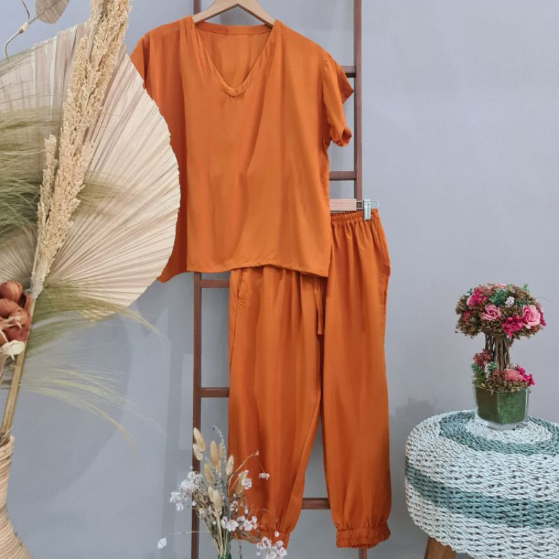 Setelan One set Alicia jogger polos Wanita-Orange