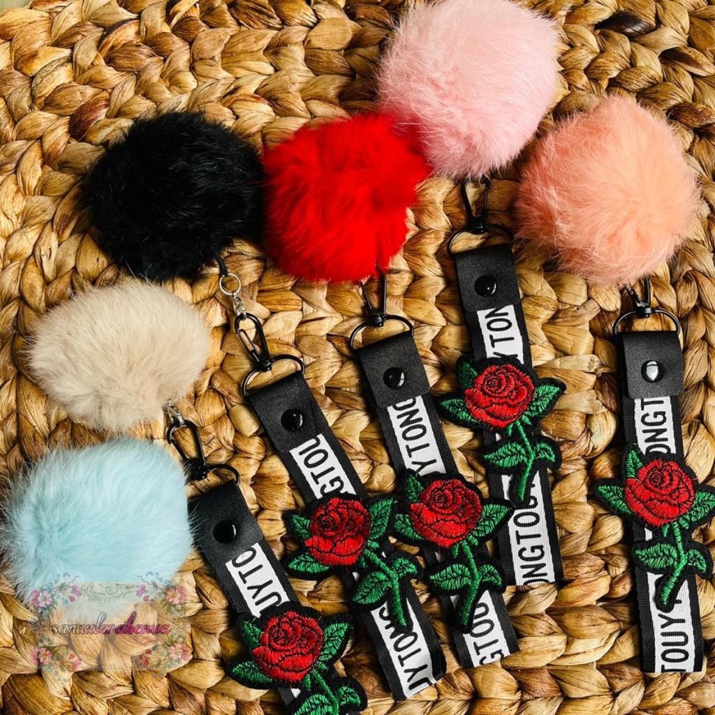 Cantolan Gantungan strap hiasan Tas Kunci Mobil Motor Aksesoris Motif Bulu pom pom Pompom Serbaguna SB3561