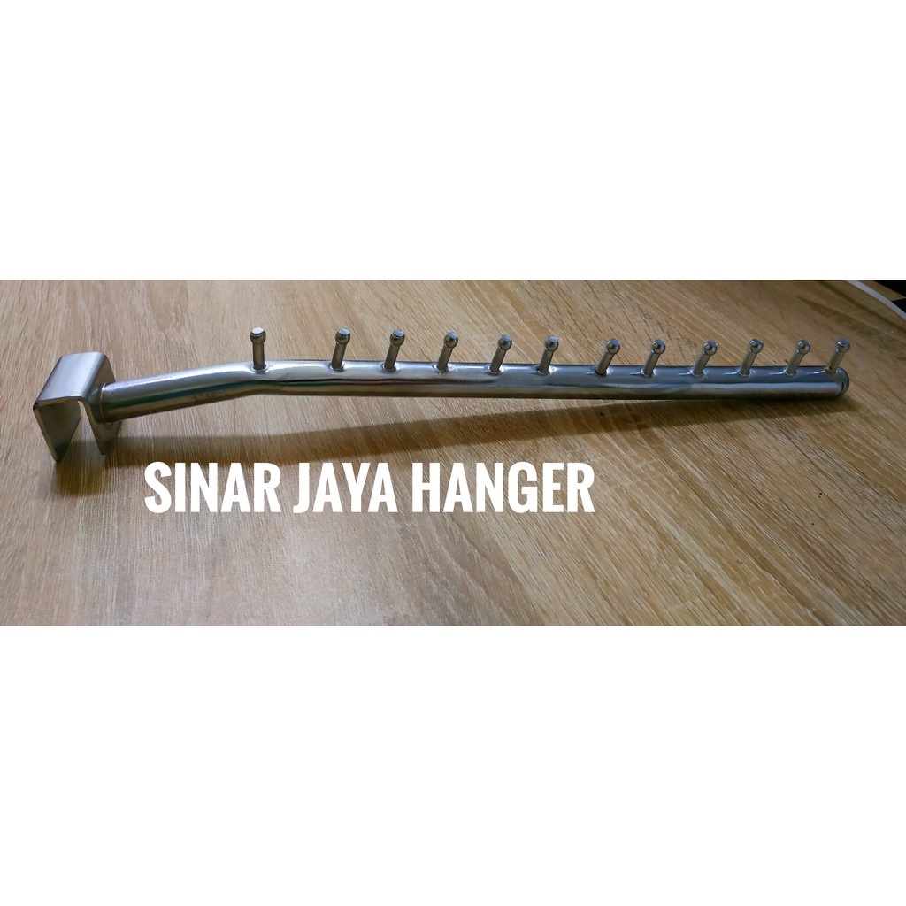 Hanger Seruling Pipa Kotak 12 Titik Gantungan Baju Display Toko