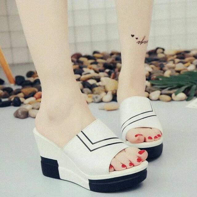 Pd 11 Wedges Sandal Motif Garis (Terbaru)