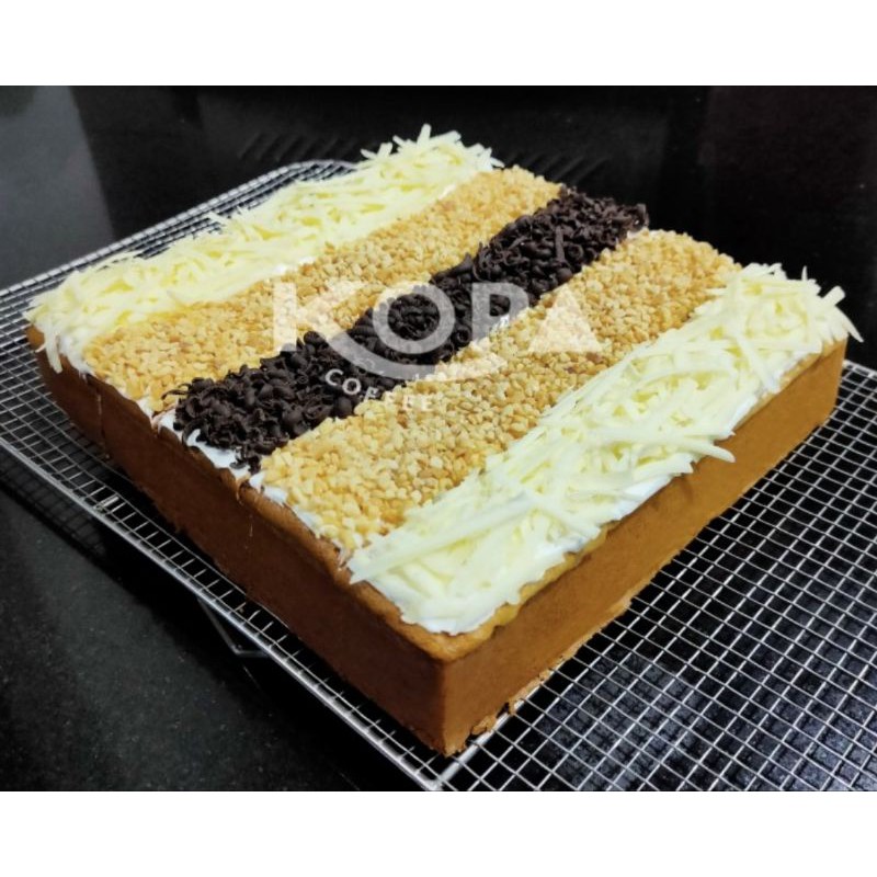 

cake potong / sponge cake / bolu wisman (25 potong besar)