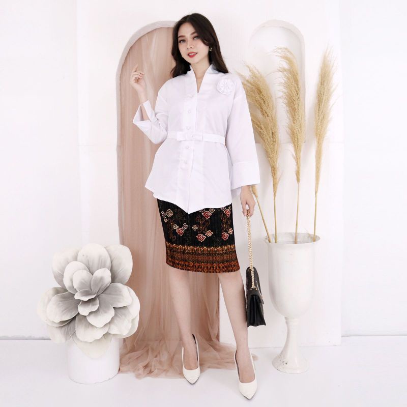 Atasan Kebaya Encim Modern Senada Standar Jumbo Pakaian Tradisi Livia