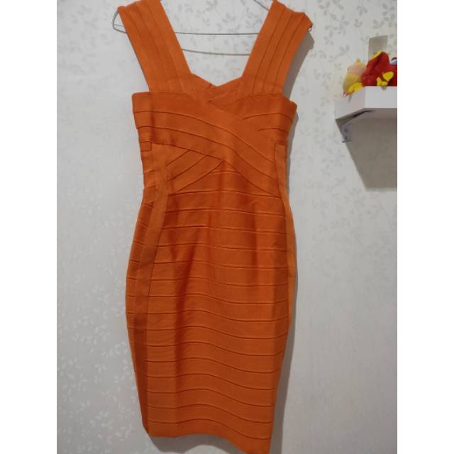Dress pesta herve leger