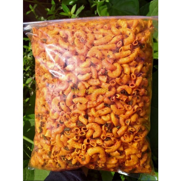 

Makaroni bantet krispi pedas extra daun jeruk 1kg
