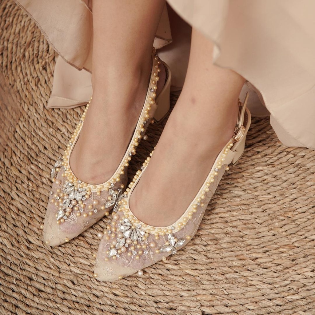 Deu_Calantha Sepatu Pesta Wanita Wedding Shoes Berpayet Ankle Strap Adeline Cream & White Heels 7 cm