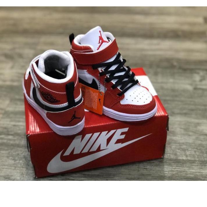 "Murah.  SEPATU ANAK JORDAN MERAH CHICAGO PREMIUM HIGH QUALITY SEPATU ANAK LAKI LAKI KADO