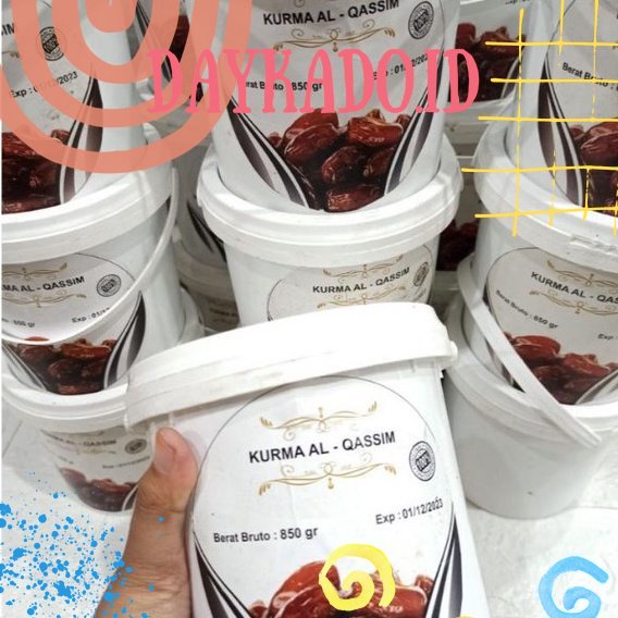 

Kurma Qurma Al Qassim ember toples lebaran