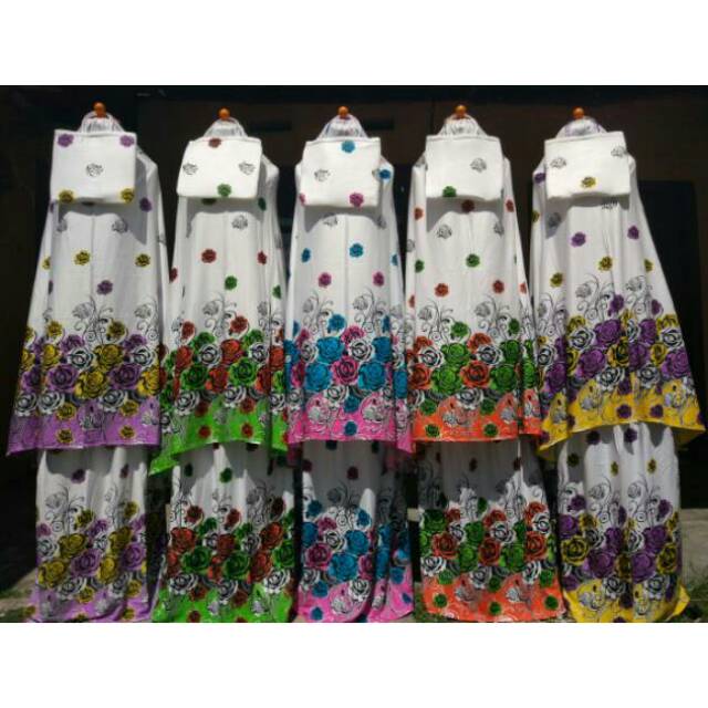 Ecer Grosir Mukena Bali Warna Putih Motif Bunga Rose/Mawar Tabur
