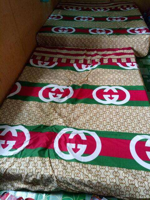 Sprei Resleting Polkadot Chanel Terlaris Termurah King 180x200