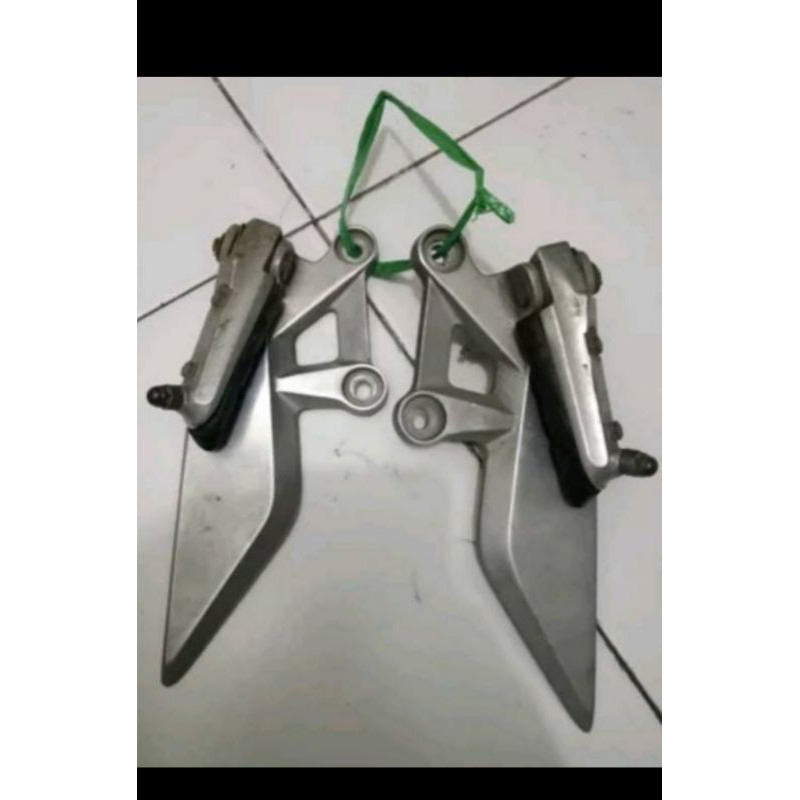 foot step depan kanan kiri 2nd ori cb150r old k15