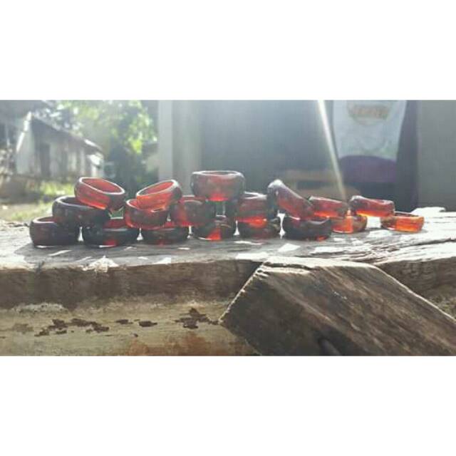 CIncin akar bahar merah kristal