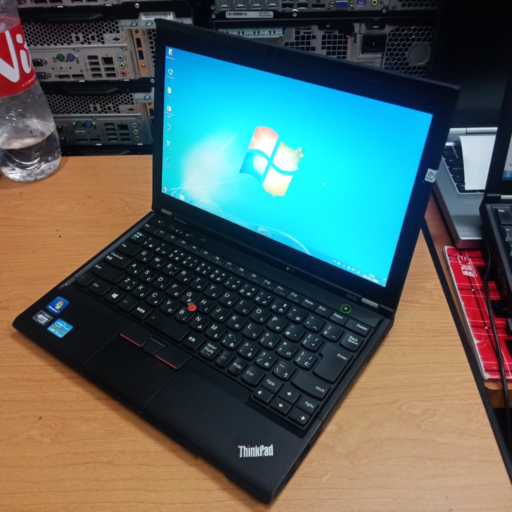 Laptop Lenovo ThinkPad X260 i5 Gen 6 8/SSD256 Berkualitas Bergaransi