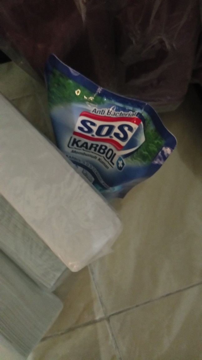 Sos Karbol Wangi Lemon Pine Dan Classic Pine<br /> 750ml