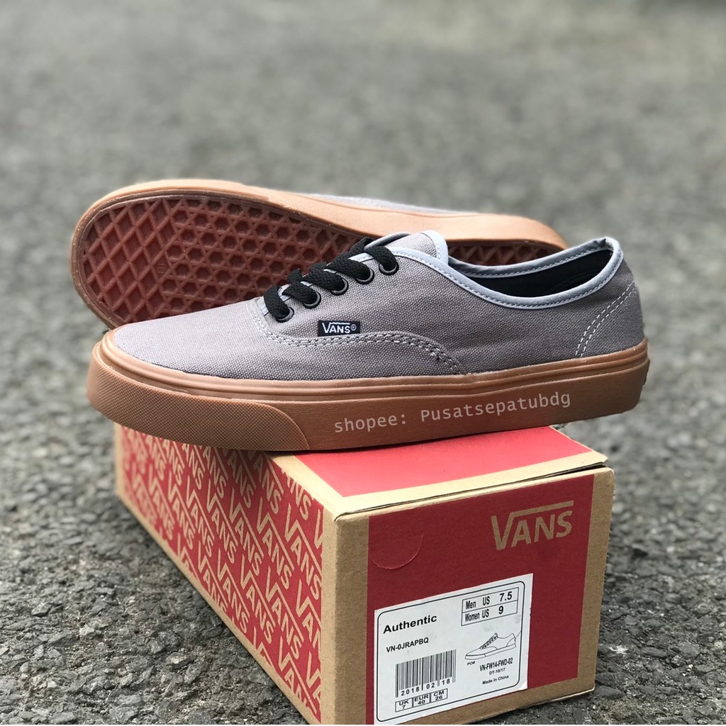 VANS AUTHENTIC BLACK GUM WAFFLE DT