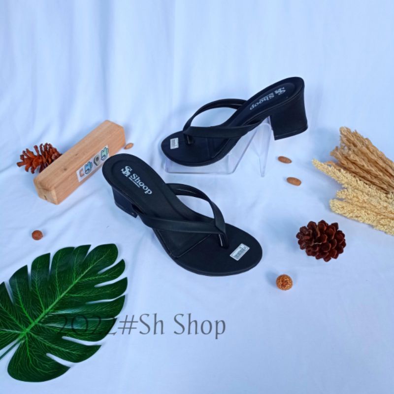 Sendal heels wanita terbaru Hitam