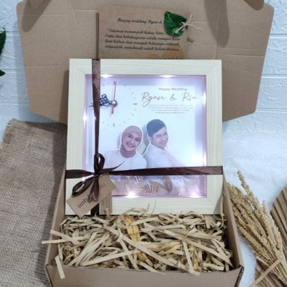 Kado Hadiah Wedding Jam Bingkai 3D Pop Up Lampu Tidur