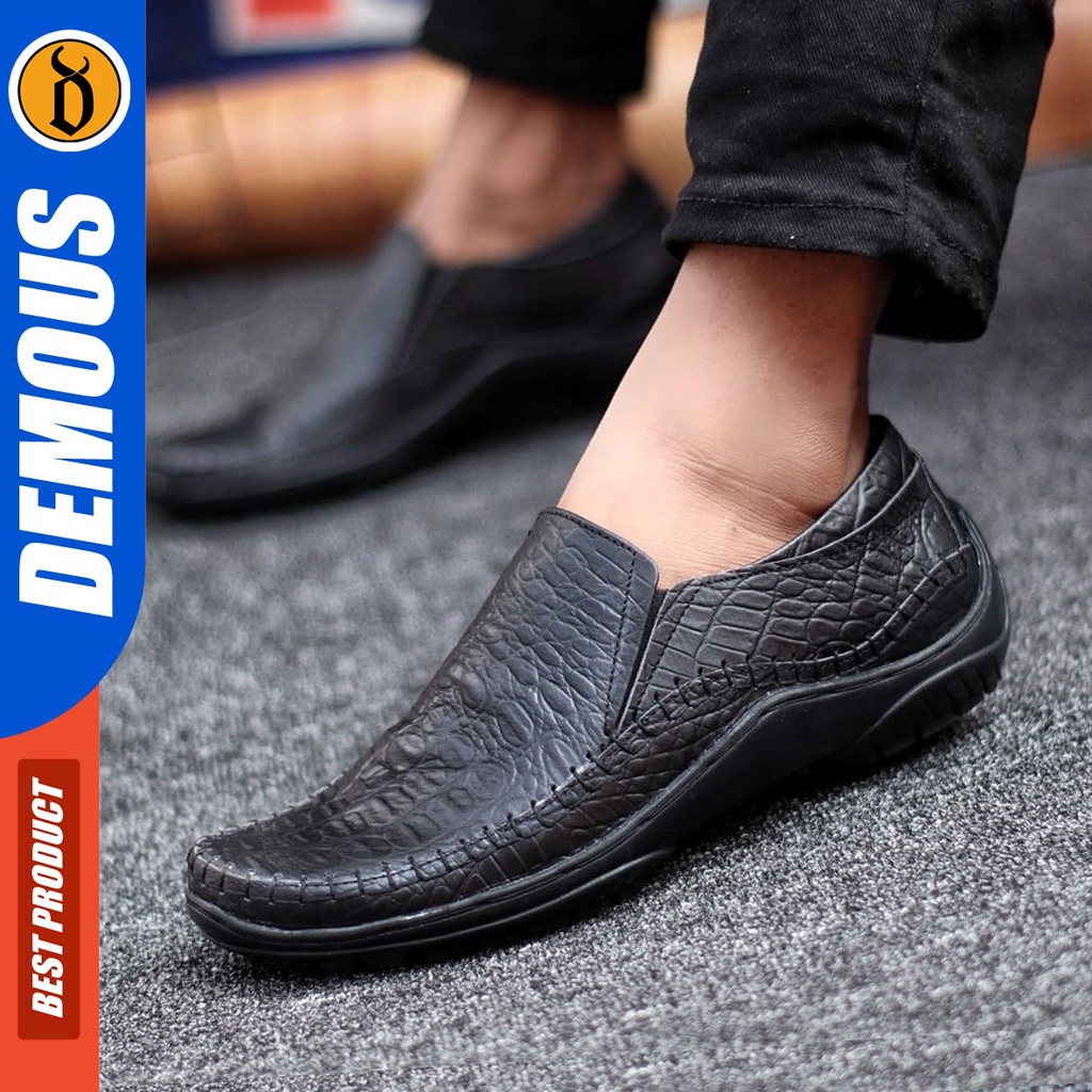 DEMOUS Crocz - Sepatu Slip On Pria Casual Kulit Asli